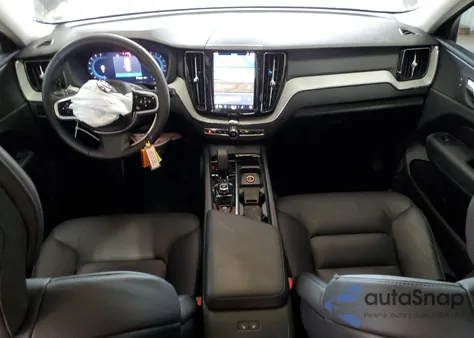 2025 Volvo Xc60 B5 Plus z USA, uszkodzony, nr VIN YV4M12RC7S1140872